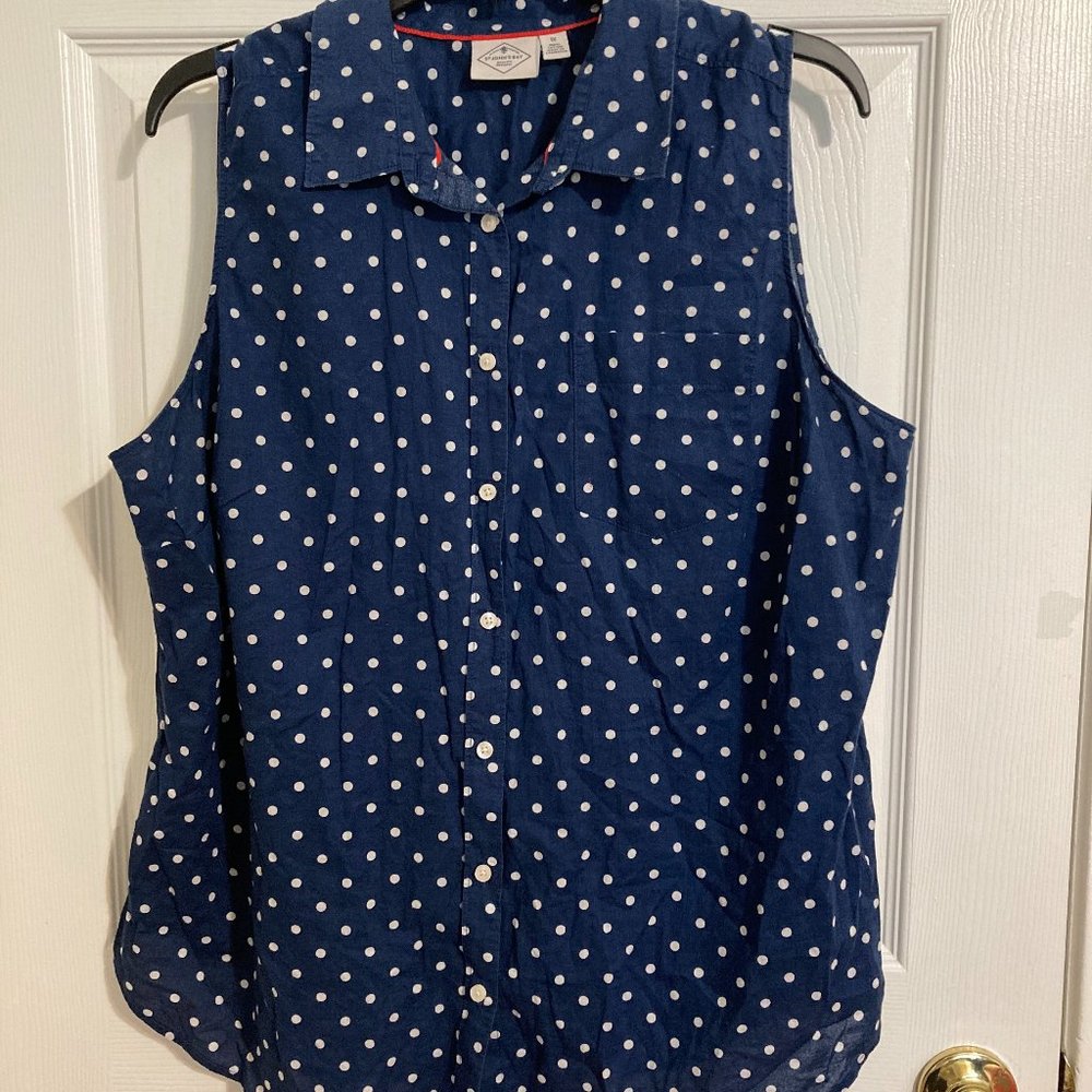 Womens Sleeveless Blouse with Collar